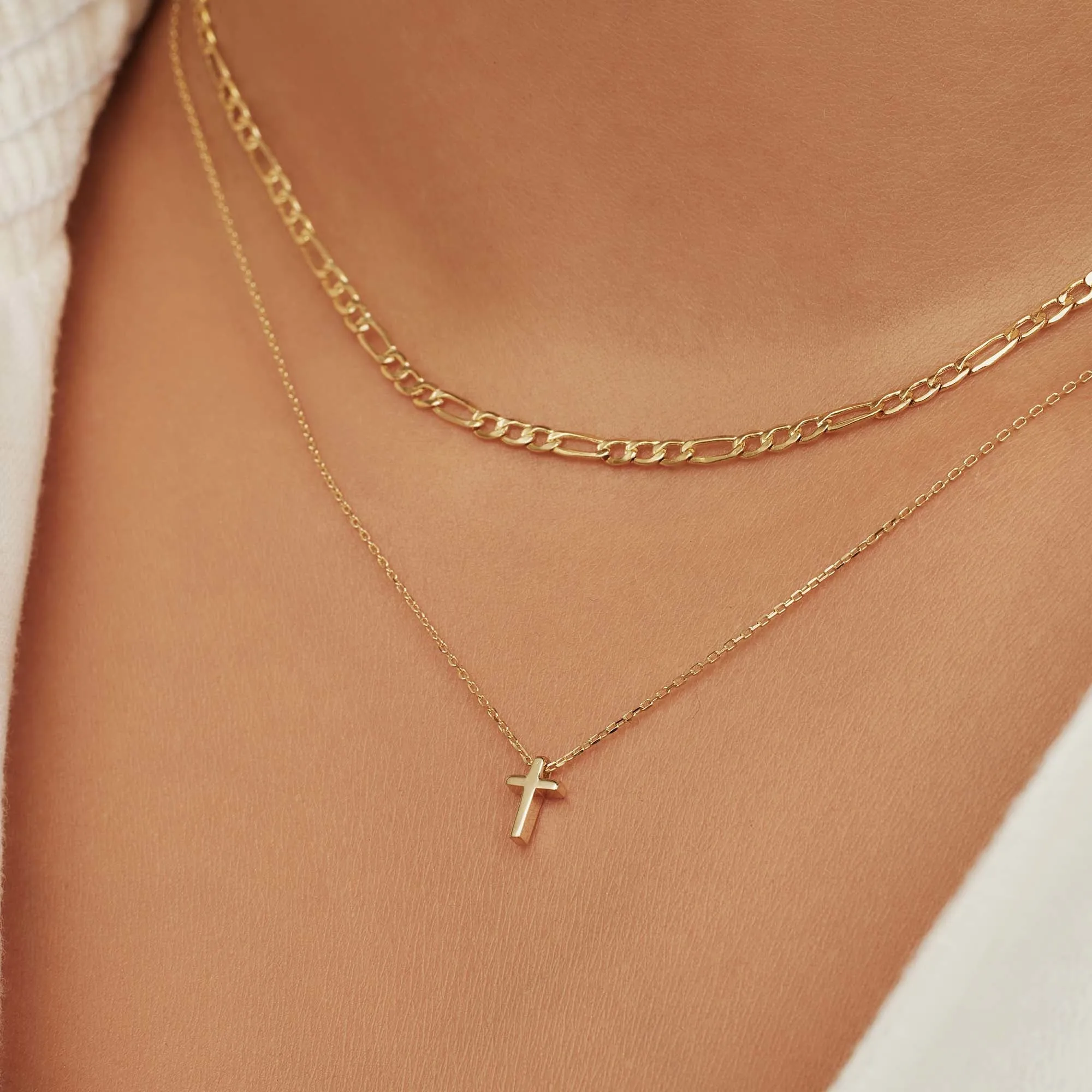 Monceau Solange 14 karat gold necklace with cross